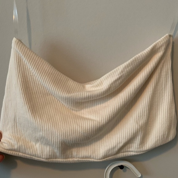 Cream Crop top and leggin - Picture 4 of 5